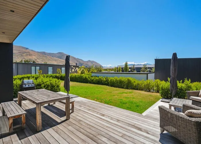 Entertainers Dream, Luxury, Sunny, Spacious, Sleeps 6 Holiday home *
