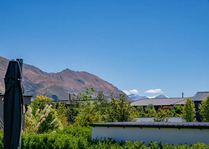 Holiday home Entertainers Dream, Luxury, Sunny, Spacious, Sleeps 6 *
